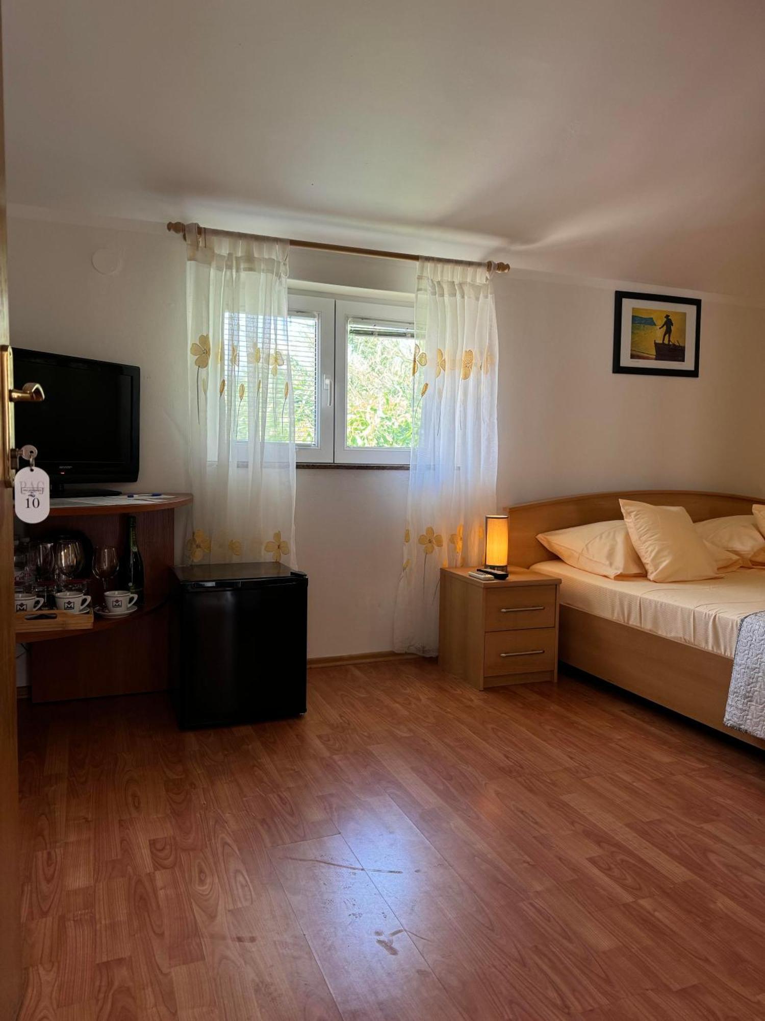 Pag Vero Apartments Pag Town Esterno foto